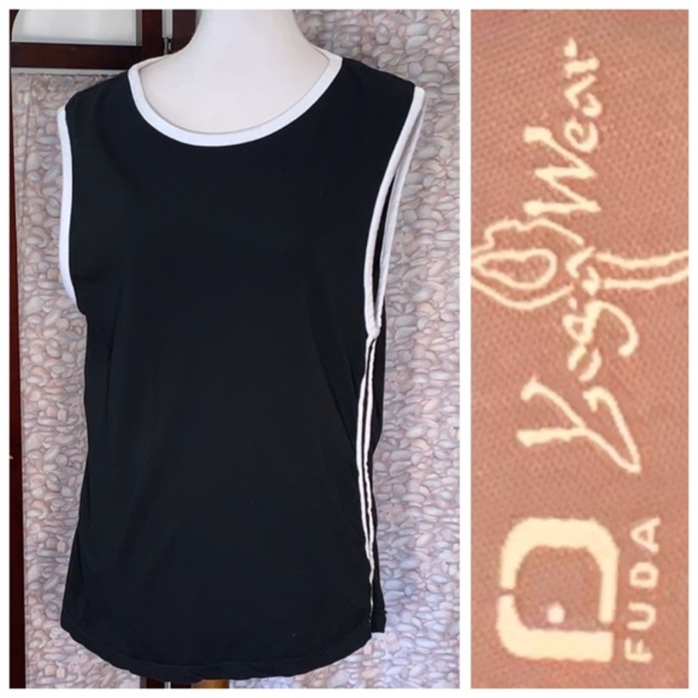 Fuda Yoga Wear black and white sleeveless top.